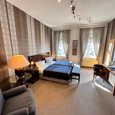 Zu Den Linden - Radebeul Pension Mit Restaurant Экстерьер фото