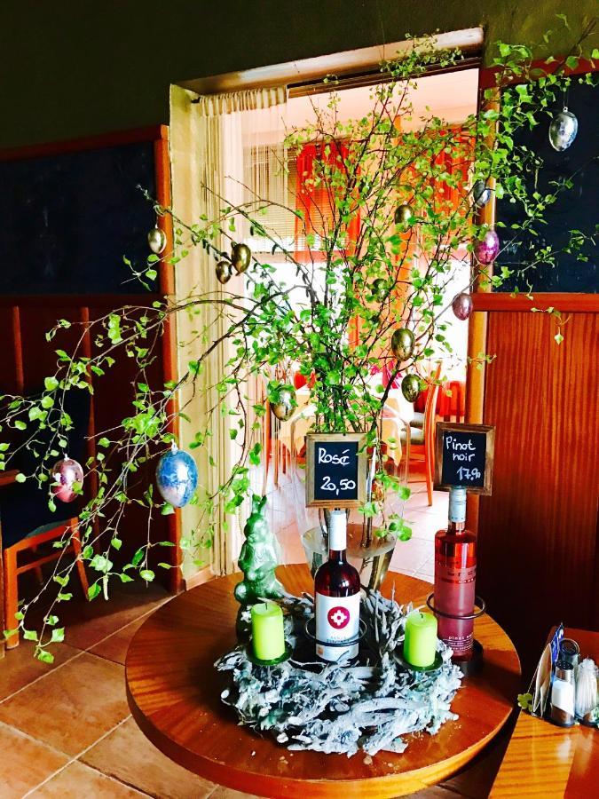 Zu Den Linden - Radebeul Pension Mit Restaurant Экстерьер фото