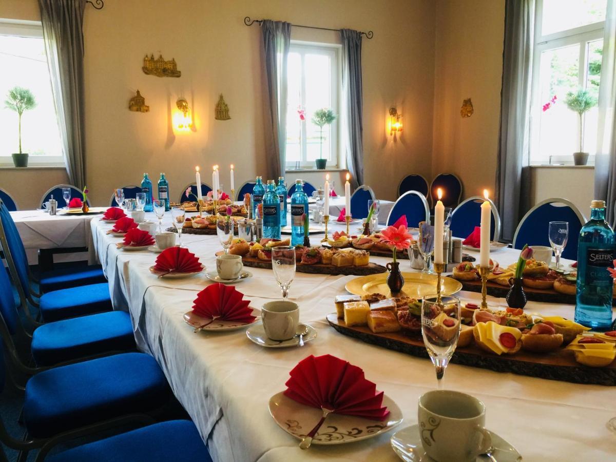 Zu Den Linden - Radebeul Pension Mit Restaurant Экстерьер фото