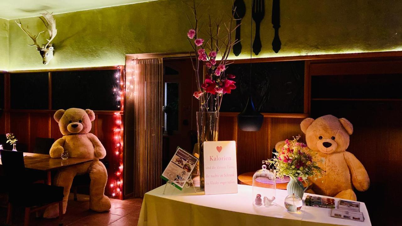 Zu Den Linden - Radebeul Pension Mit Restaurant Экстерьер фото